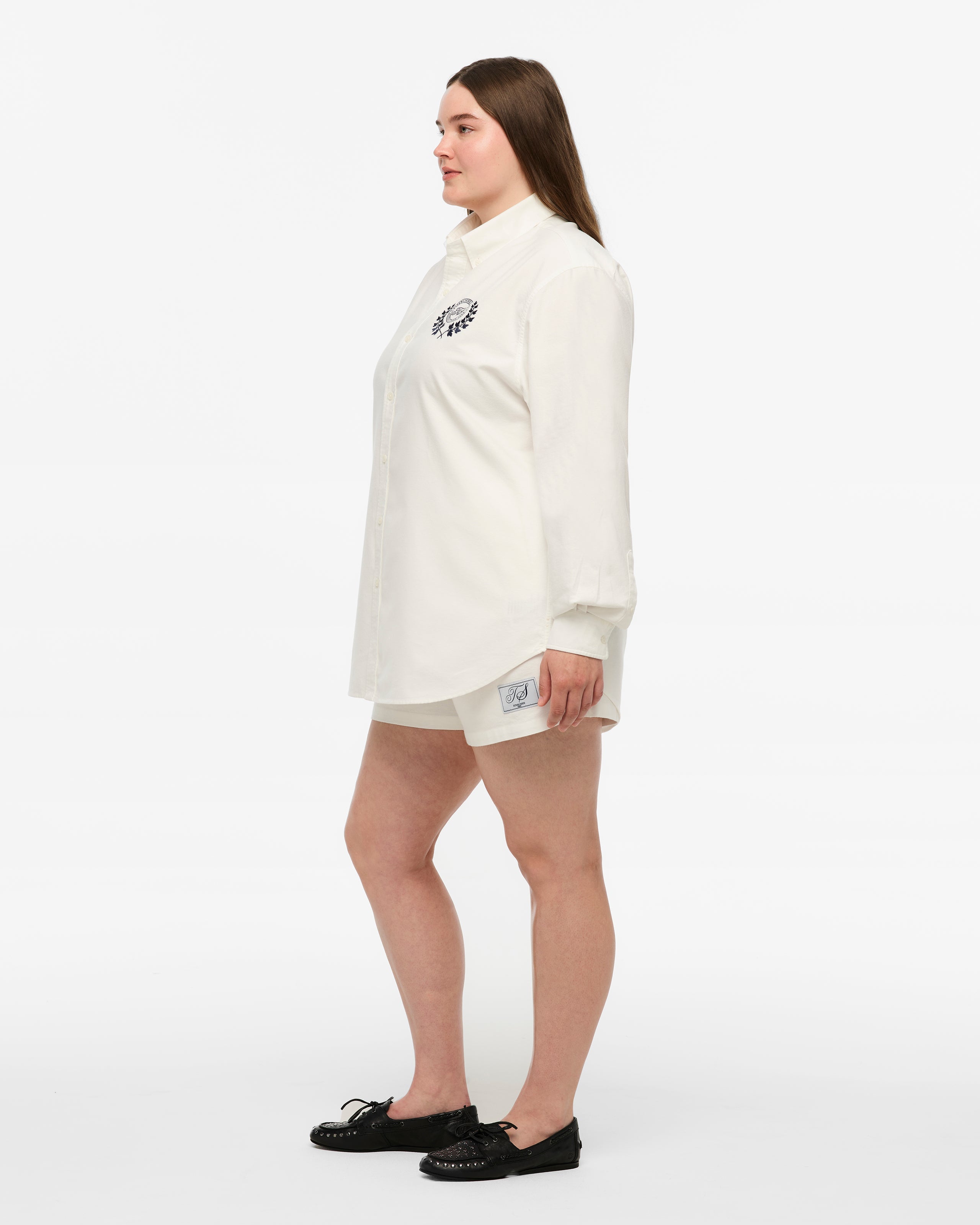 TS CREST WHITE OXFORD SHORTS